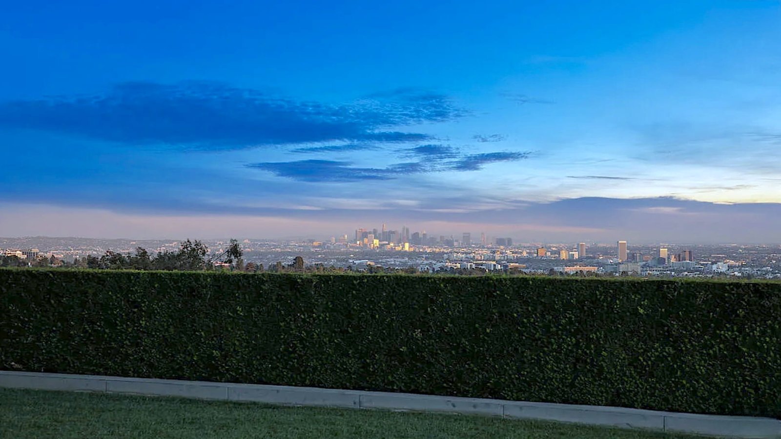 MUST PRESTIGE Luxury Real Estate Homes for Sale in Los Angeles Bel Air Beverly Hills California 90210 United States immobilier de luxe inmobiliaria de lujo imóveis de luxo ロサンゼルス・ビバリーヒルズ・カリフォルニア州・アメリカ合衆国の高級不動産 कैलिफ़ोर्निया लॉस एंजिल्स बेवर्ली हिल्स लक्जरी अचल संपत्ति 美国加利福尼亚州洛杉矶比佛利山庄的豪华房地产 Элитная недвижимость Лос-Анджелес Беверли-Хиллз Калифорния США Luxusimmobilien zum Verkauf in Los Angeles, Beverly Hills, Bel Air, Kalifornien, Vereinigte Staaten Immobili di lusso in vendita a Los Angeles, Beverly Hills, Bel Air, California, Stati Uniti منازل فاخرة للبيع في لوس أنجلوس بيفرلي هيلز بيل إير كاليفورنيا الولايات المتحدة الأمريكية Luksusowe nieruchomości na sprzedaż w Los Angeles, Beverly Hills, Bel Air, Kalifornia, Stany Zjednoczone 로스앤젤레스 베버리 힐스 벨 에어 캘리포니아 미국에 위치한 럭셔리 부동산 주택 매물