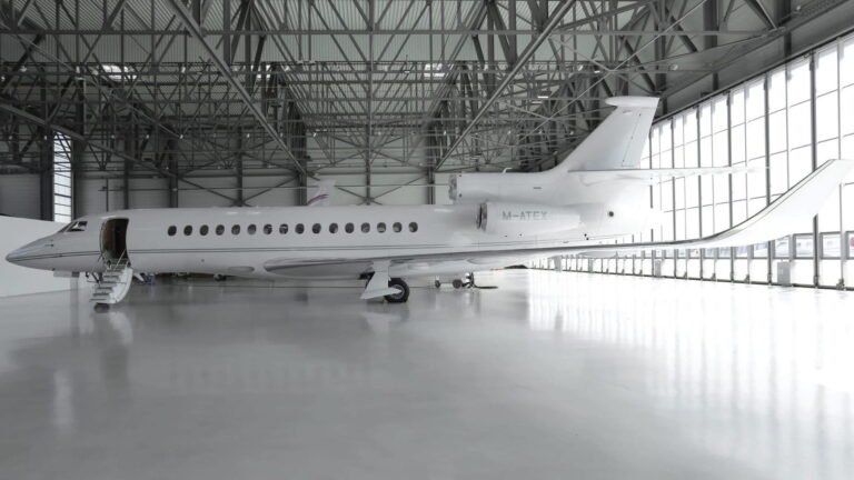 MUST PRESTIGE INTERNATIONAL JET BROKER www.mustprestige.com 2017 DASSAULT FALCON 8X Private Jets for sale Jets privés à vendre Aviones y jets privados en venta Jatos particulares à venda プライベートジェットの販売 बिक्री के लिए निजी जेट 私人喷气式飞机出售 Частные самолеты на продажу Privatjets zu verkaufen Jet privati in vendita Prywatne odrzutowce na sprzedaż 개인용 제트기 판매 중 Privéjets te koop طائرات خاصة للبيع