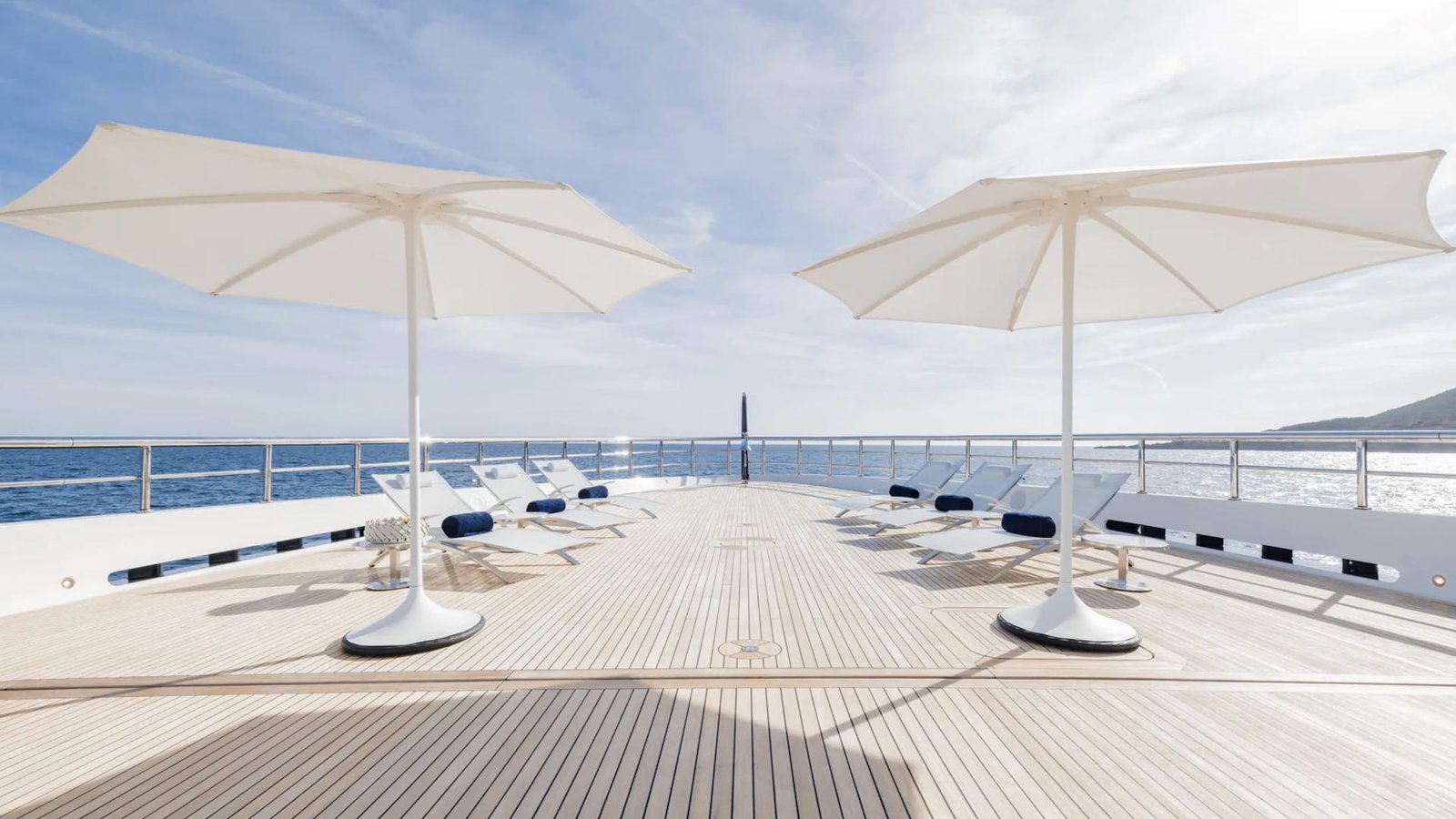 MUST PRESTIGE INTERNATIONAL YACHT BROKER www.mustprestige.com Yachts for sale Yachts à vendre Yates en venta iates à venda 販売中のヨット बिक्री के लिए नौकाएँ 待售游艇 Яхты на продажу Yacht zu verkaufen Yacht in vendita Jachty na sprzedaż 판매 중인 요트 Jacht te koop يخوت للبيع