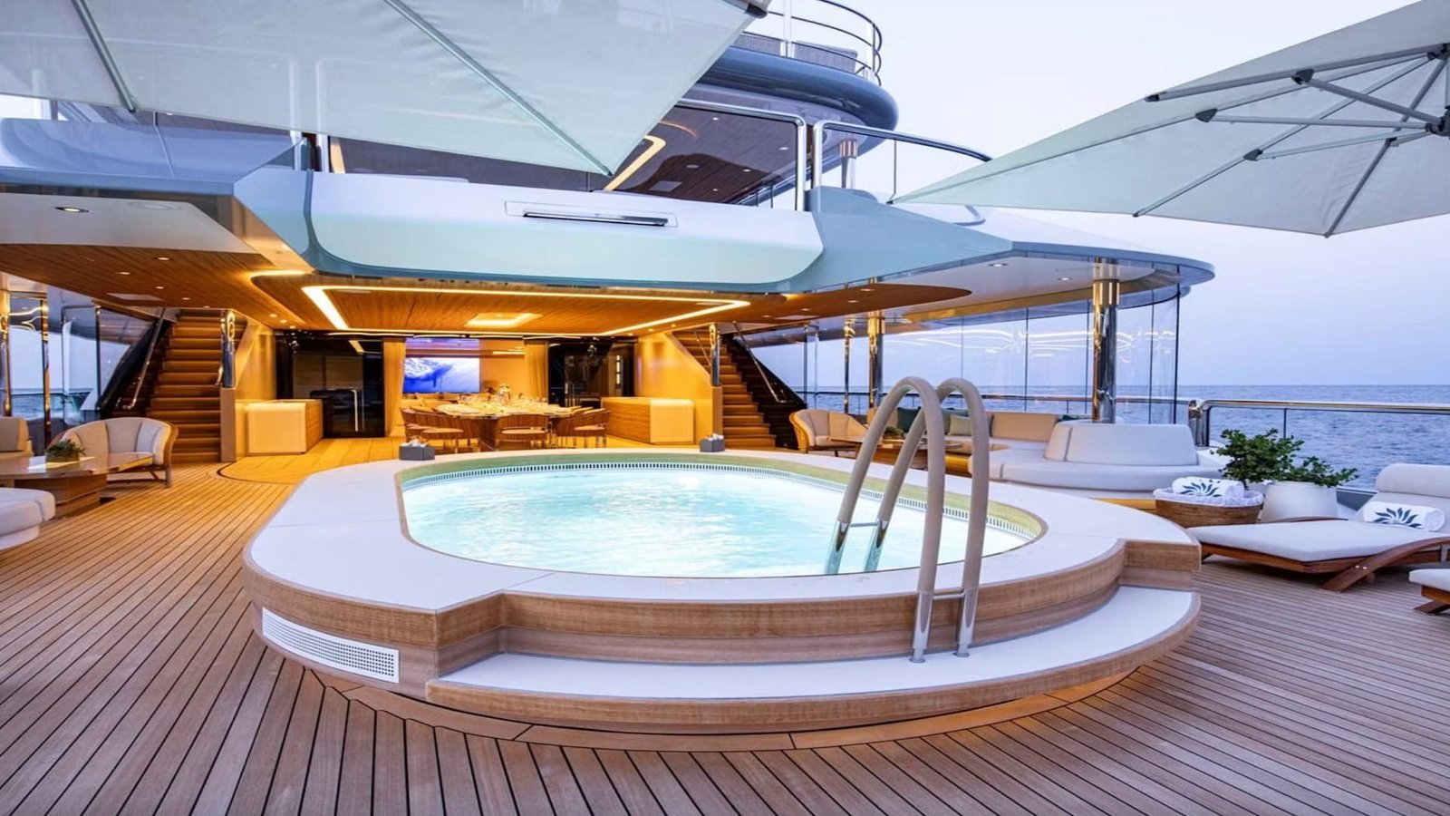 MUST PRESTIGE INTERNATIONAL YACHT BROKER www.mustprestige.com Yachts for sale Yachts à vendre Yates en venta iates à venda 販売中のヨット बिक्री के लिए नौकाएँ 待售游艇 Яхты на продажу Yacht zu verkaufen Yacht in vendita Jachty na sprzedaż 판매 중인 요트 Jacht te koop يخوت للبيع