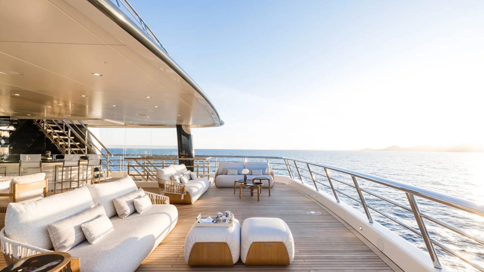 MUST PRESTIGE INTERNATIONAL YACHT BROKER www.mustprestige.com Yachts for sale Yachts à vendre Yates en venta iates à venda 販売中のヨット बिक्री के लिए नौकाएँ 待售游艇 Яхты на продажу Yacht zu verkaufen Yacht in vendita Jachty na sprzedaż 판매 중인 요트 Jacht te koop يخوت للبيع