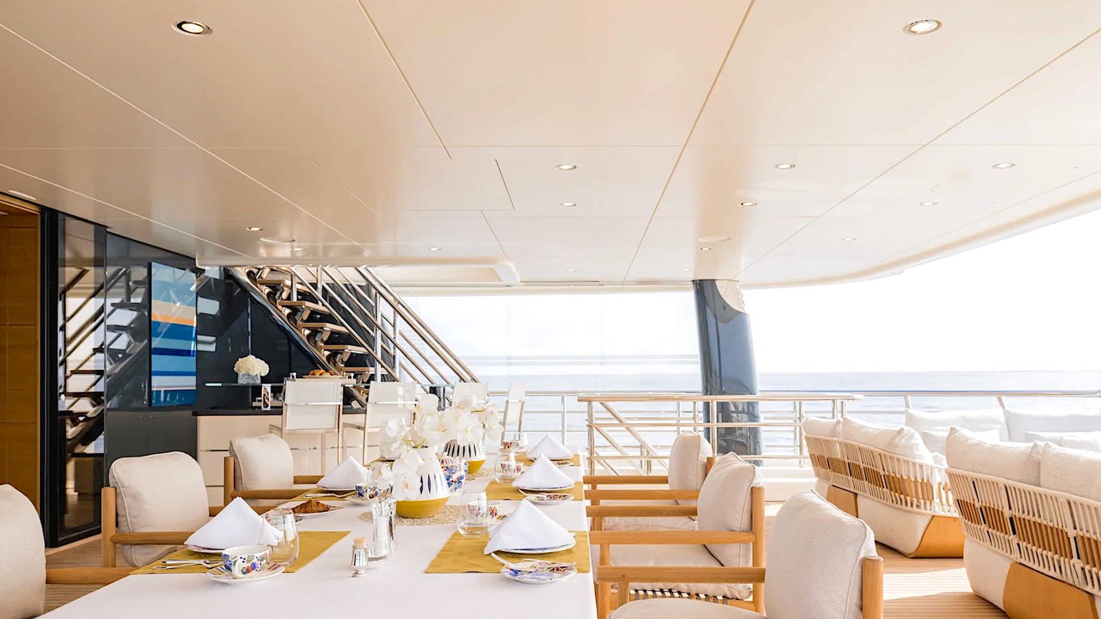 MUST PRESTIGE INTERNATIONAL YACHT BROKER www.mustprestige.com Yachts for sale Yachts à vendre Yates en venta iates à venda 販売中のヨット बिक्री के लिए नौकाएँ 待售游艇 Яхты на продажу Yacht zu verkaufen Yacht in vendita Jachty na sprzedaż 판매 중인 요트 Jacht te koop يخوت للبيع