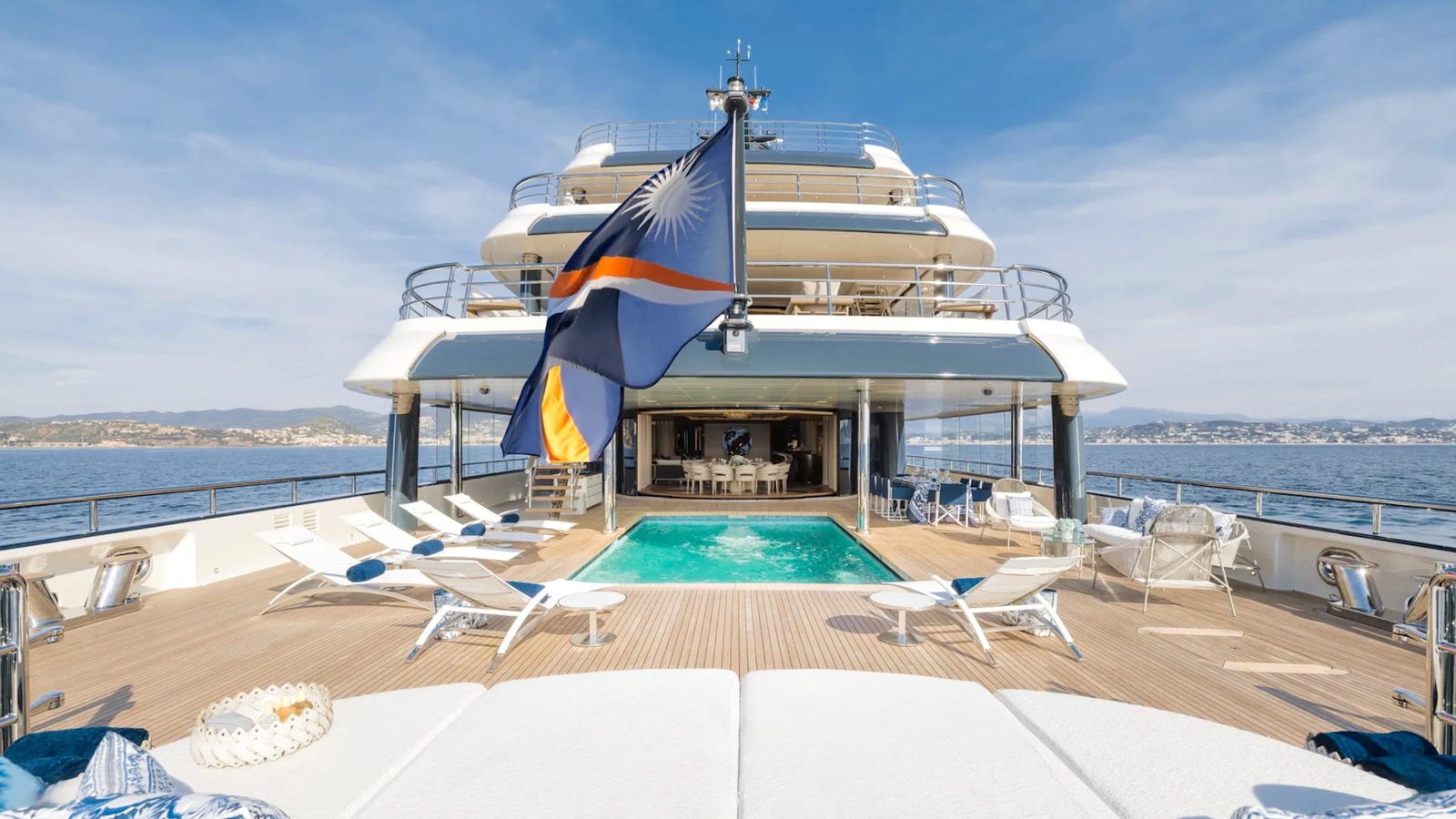 MUST PRESTIGE INTERNATIONAL YACHT BROKER www.mustprestige.com Yachts for sale Yachts à vendre Yates en venta iates à venda 販売中のヨット बिक्री के लिए नौकाएँ 待售游艇 Яхты на продажу Yacht zu verkaufen Yacht in vendita Jachty na sprzedaż 판매 중인 요트 Jacht te koop يخوت للبيع