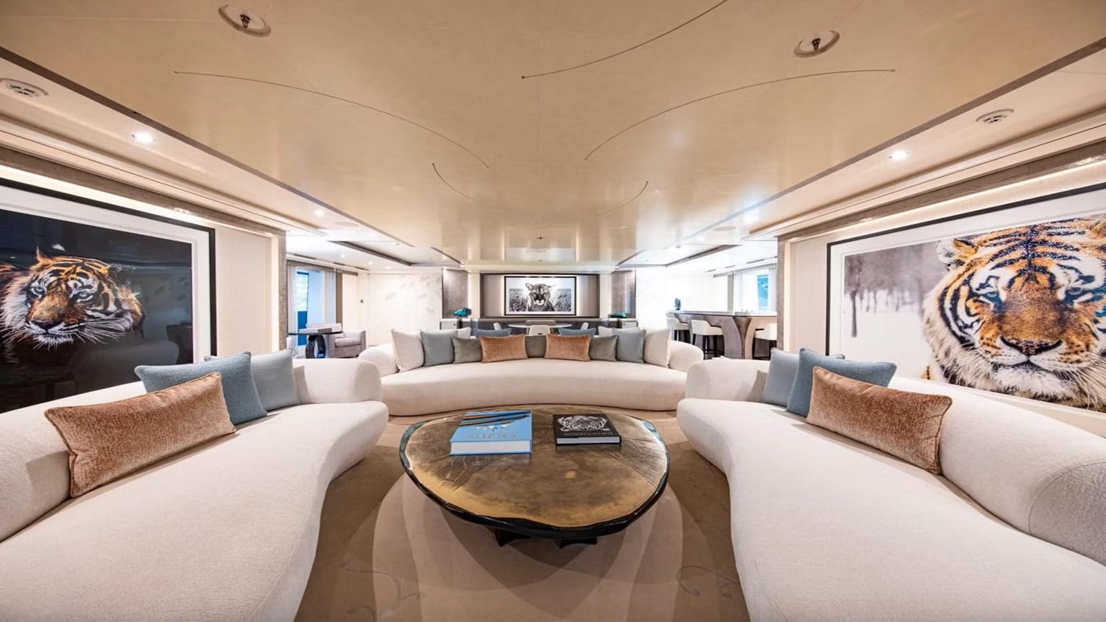 MUST PRESTIGE INTERNATIONAL YACHT BROKER www.mustprestige.com Yachts for sale Yachts à vendre Yates en venta iates à venda 販売中のヨット बिक्री के लिए नौकाएँ 待售游艇 Яхты на продажу Yacht zu verkaufen Yacht in vendita Jachty na sprzedaż 판매 중인 요트 Jacht te koop يخوت للبيع