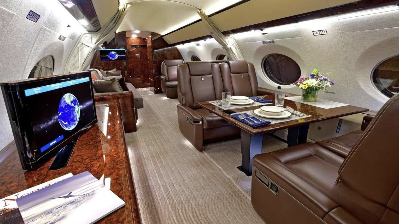 MUST PRESTIGE INTERNATIONAL JET BROKER www.mustprestige.com 2019 GULFSTREAM G650ER Private Jets for sale Jets privés à vendre Aviones y jets privados en venta Jatos particulares à venda プライベートジェットの販売 बिक्री के लिए निजी जेट 私人喷气式飞机出售 Частные самолеты на продажу Privatjets zu verkaufen Jet privati in vendita Prywatne odrzutowce na sprzedaż 개인용 제트기 판매 중 Privéjets te koop طائرات خاصة للبيع