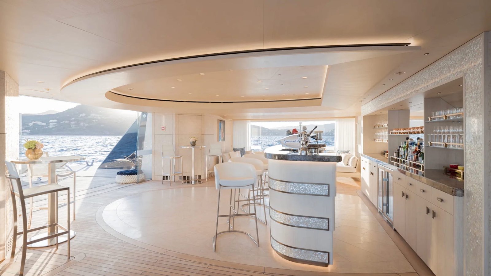 MUST PRESTIGE INTERNATIONAL YACHT BROKER www.mustprestige.com Yachts for sale Yachts à vendre Yates en venta iates à venda 販売中のヨット बिक्री के लिए नौकाएँ 待售游艇 Яхты на продажу Yacht zu verkaufen Yacht in vendita Jachty na sprzedaż 판매 중인 요트 Jacht te koop يخوت للبيع