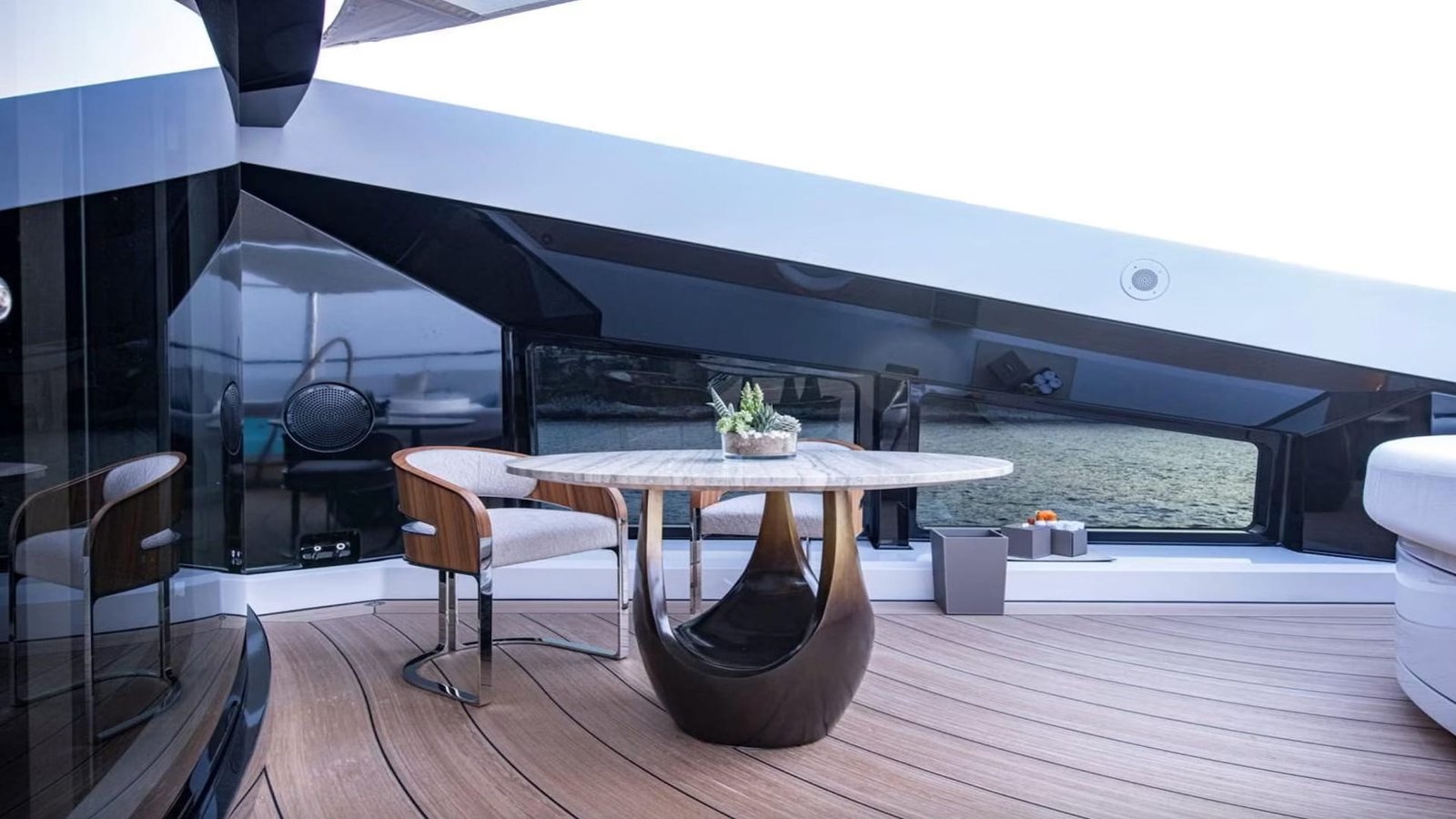 MUST PRESTIGE INTERNATIONAL YACHT BROKER www.mustprestige.com Yachts for sale Yachts à vendre Yates en venta iates à venda 販売中のヨット बिक्री के लिए नौकाएँ 待售游艇 Яхты на продажу Yacht zu verkaufen Yacht in vendita Jachty na sprzedaż 판매 중인 요트 Jacht te koop يخوت للبيع