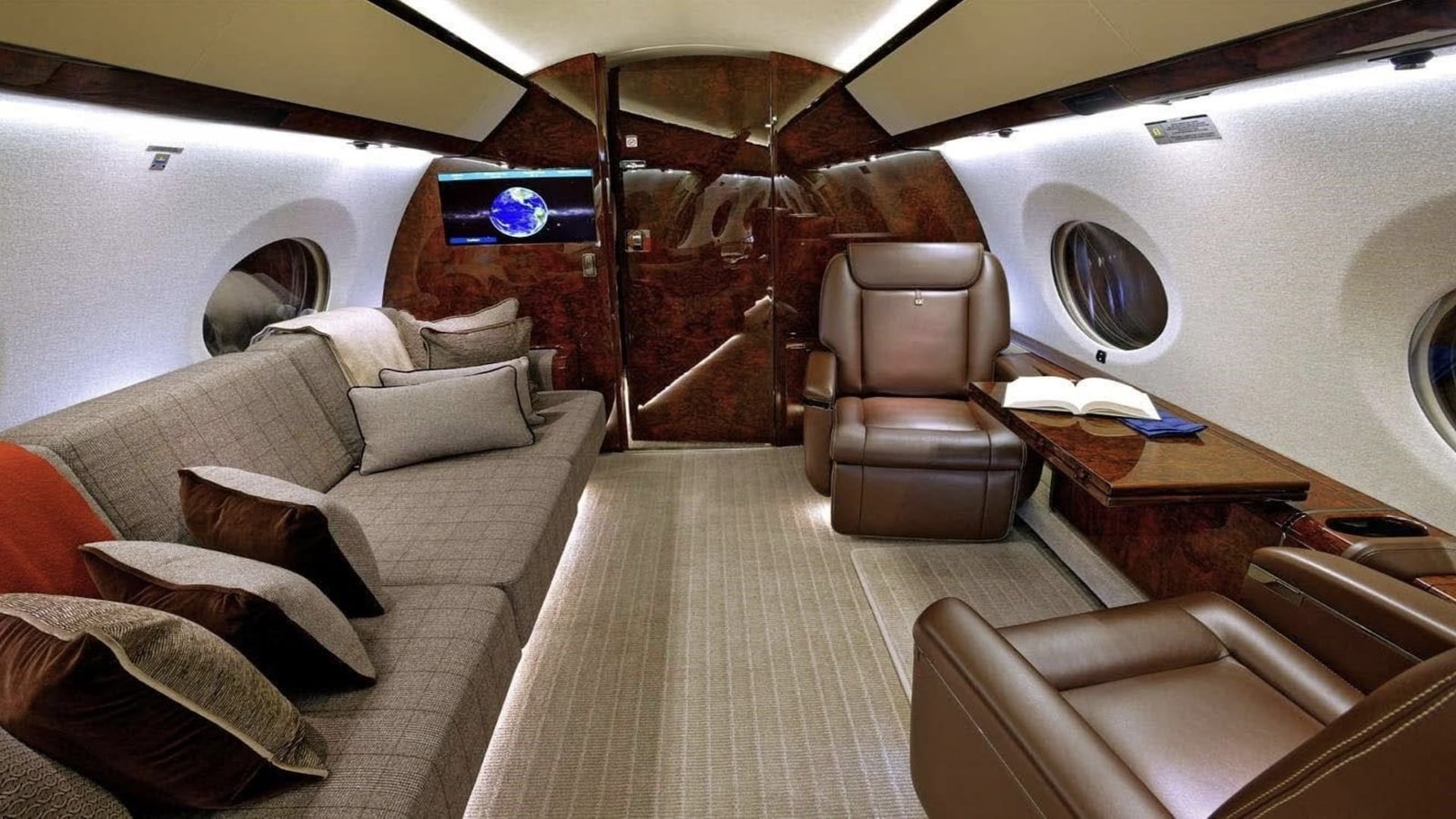 MUST PRESTIGE INTERNATIONAL JET BROKER www.mustprestige.com 2019 GULFSTREAM G650ER Private Jets for sale Jets privés à vendre Aviones y jets privados en venta Jatos particulares à venda プライベートジェットの販売 बिक्री के लिए निजी जेट 私人喷气式飞机出售 Частные самолеты на продажу Privatjets zu verkaufen Jet privati in vendita Prywatne odrzutowce na sprzedaż 개인용 제트기 판매 중 Privéjets te koop طائرات خاصة للبيع