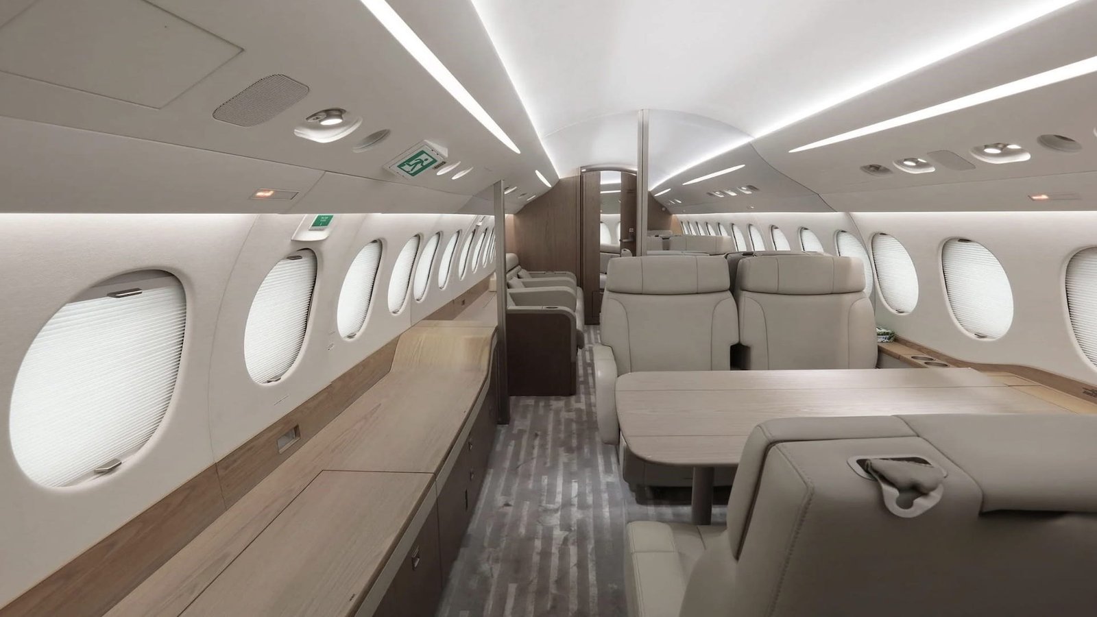 MUST PRESTIGE INTERNATIONAL JET BROKER www.mustprestige.com 2017 DASSAULT FALCON 8X Private Jets for sale Jets privés à vendre Aviones y jets privados en venta Jatos particulares à venda プライベートジェットの販売 बिक्री के लिए निजी जेट 私人喷气式飞机出售 Частные самолеты на продажу Privatjets zu verkaufen Jet privati in vendita Prywatne odrzutowce na sprzedaż 개인용 제트기 판매 중 Privéjets te koop طائرات خاصة للبيع