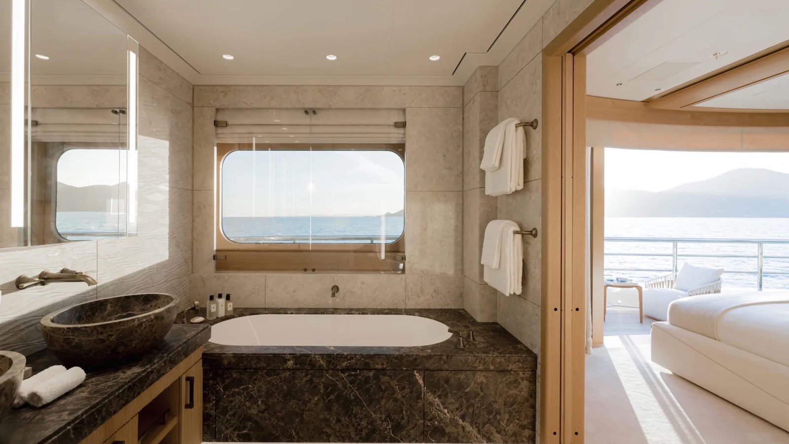 MUST PRESTIGE INTERNATIONAL YACHT BROKER www.mustprestige.com Yachts for sale Yachts à vendre Yates en venta iates à venda 販売中のヨット बिक्री के लिए नौकाएँ 待售游艇 Яхты на продажу Yacht zu verkaufen Yacht in vendita Jachty na sprzedaż 판매 중인 요트 Jacht te koop يخوت للبيع