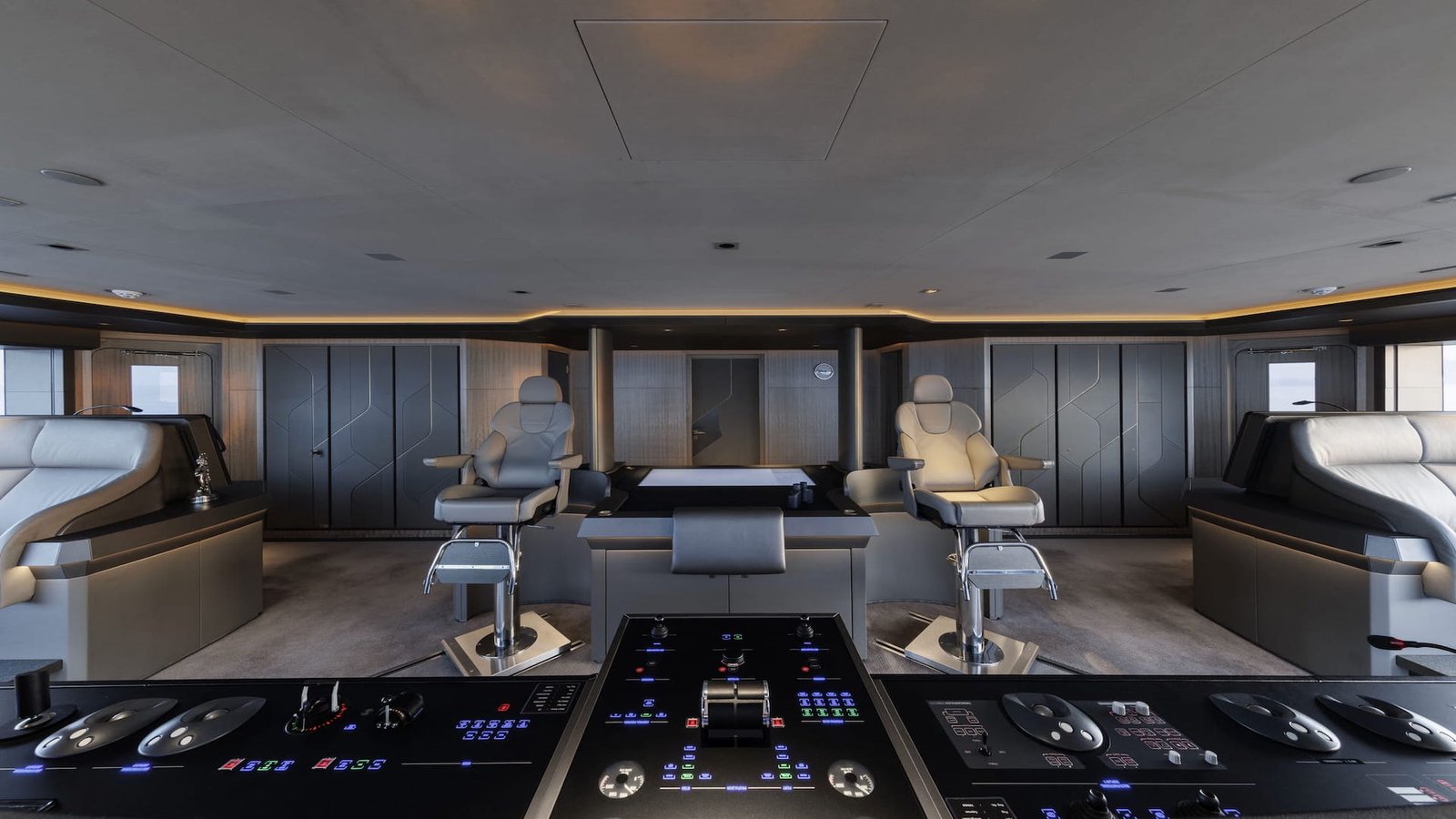 MUST PRESTIGE INTERNATIONAL YACHT BROKER www.mustprestige.com H3 Gigayacht Yachts for sale Yachts à vendre Yates en venta iates à venda 販売中のヨット बिक्री के लिए नौकाएँ 待售游艇 Яхты на продажу Yacht zu verkaufen Yacht in vendita Jachty na sprzedaż 판매 중인 요트 Jacht te koop يخوت للبيع