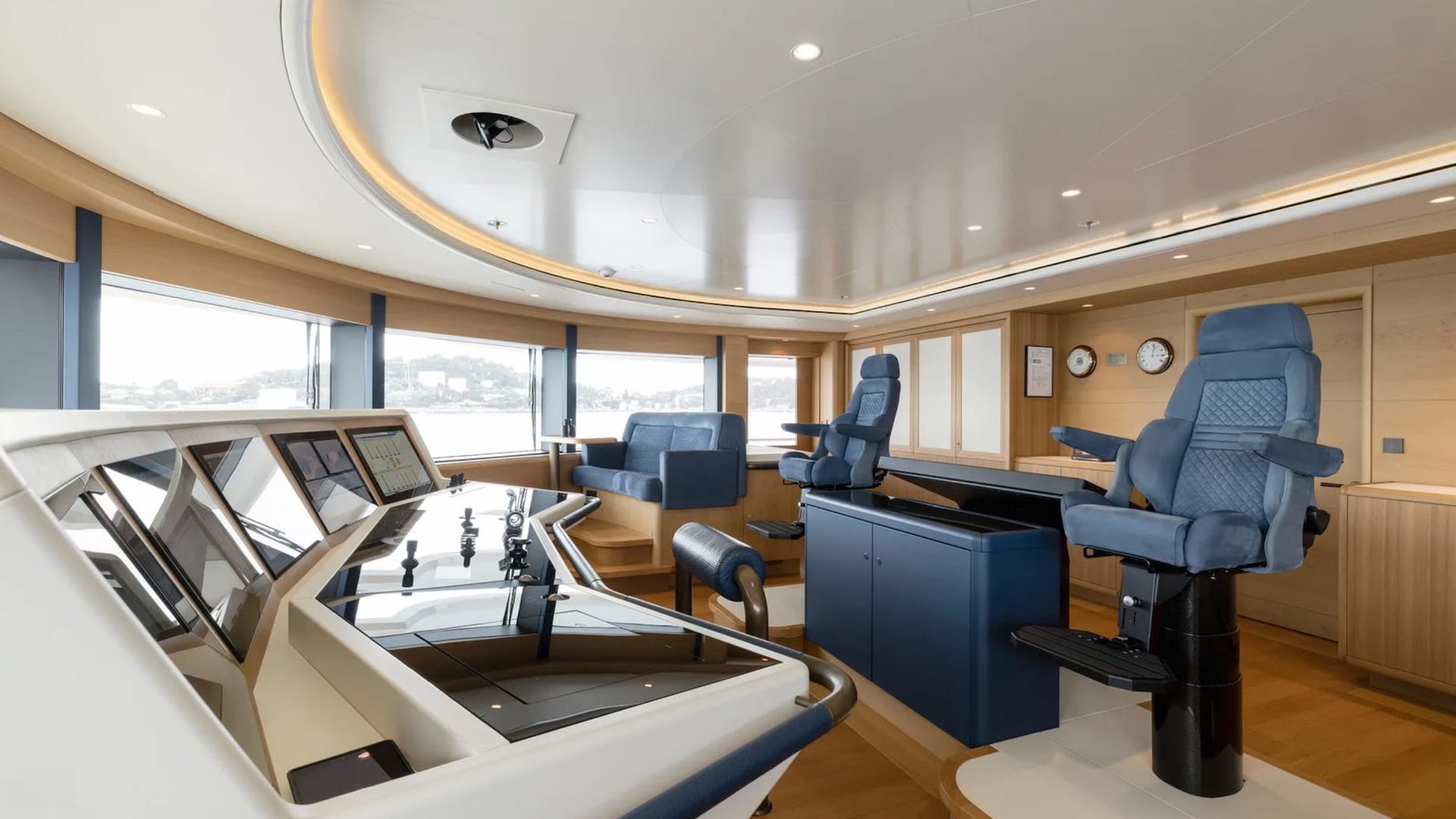 MUST PRESTIGE INTERNATIONAL YACHT BROKER www.mustprestige.com Yachts for sale Yachts à vendre Yates en venta iates à venda 販売中のヨット बिक्री के लिए नौकाएँ 待售游艇 Яхты на продажу Yacht zu verkaufen Yacht in vendita Jachty na sprzedaż 판매 중인 요트 Jacht te koop يخوت للبيع