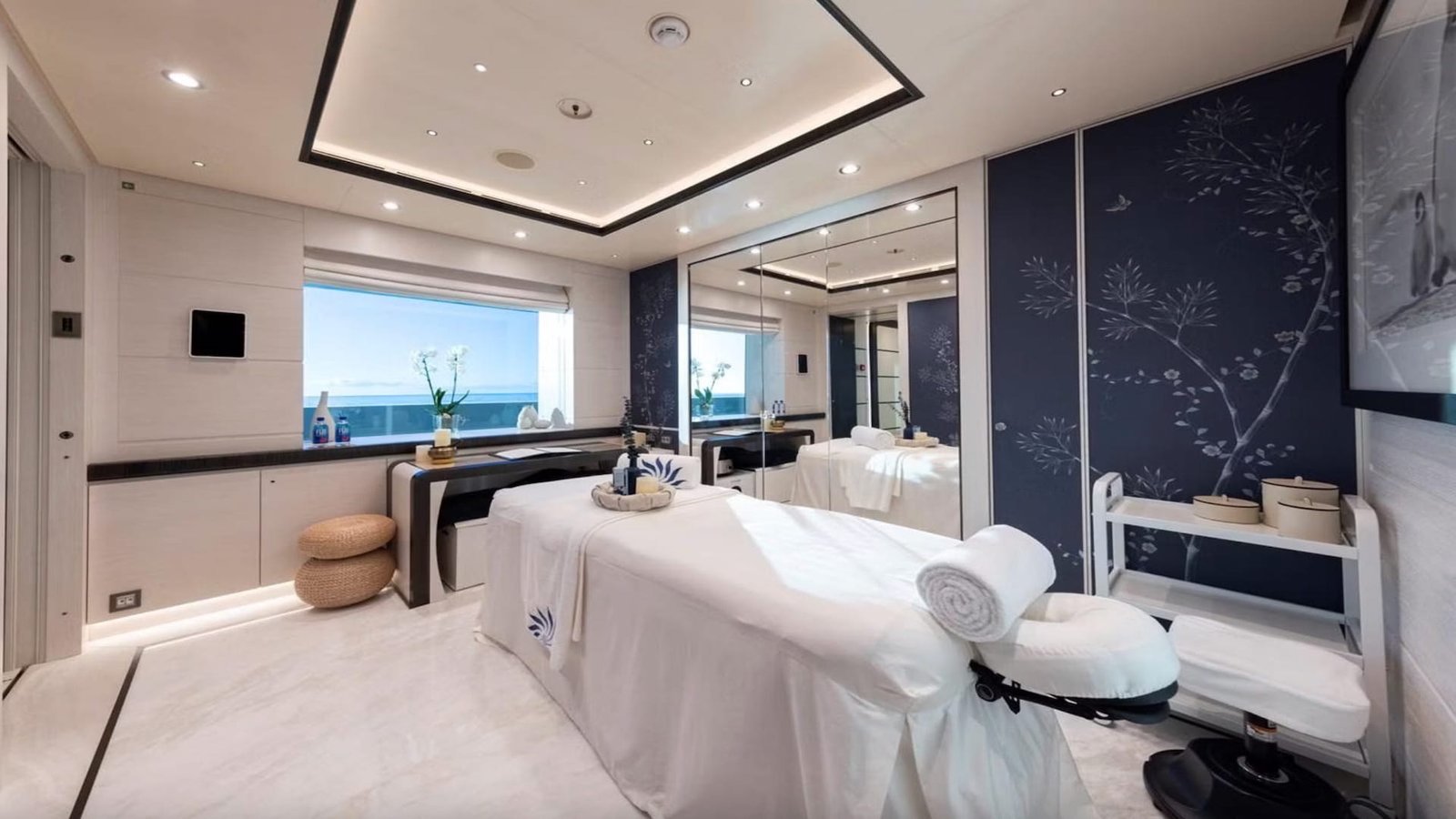 MUST PRESTIGE INTERNATIONAL YACHT BROKER www.mustprestige.com Yachts for sale Yachts à vendre Yates en venta iates à venda 販売中のヨット बिक्री के लिए नौकाएँ 待售游艇 Яхты на продажу Yacht zu verkaufen Yacht in vendita Jachty na sprzedaż 판매 중인 요트 Jacht te koop يخوت للبيع