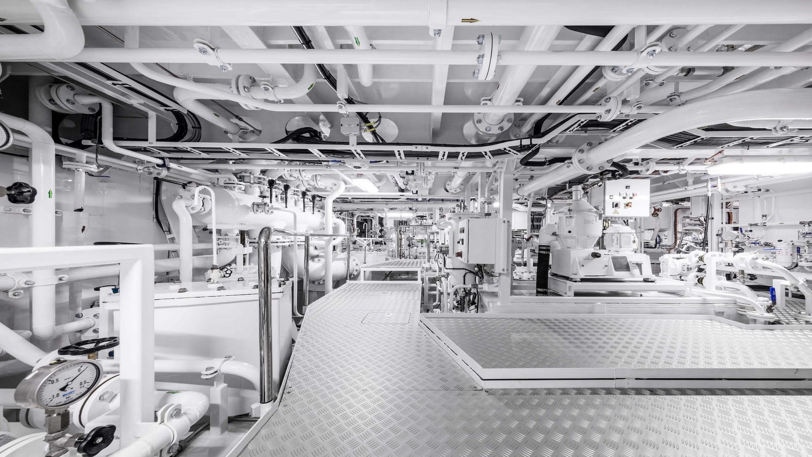 MUST PRESTIGE INTERNATIONAL YACHT BROKER www.mustprestige.com H3 Gigayacht Yachts for sale Yachts à vendre Yates en venta iates à venda 販売中のヨット बिक्री के लिए नौकाएँ 待售游艇 Яхты на продажу Yacht zu verkaufen Yacht in vendita Jachty na sprzedaż 판매 중인 요트 Jacht te koop يخوت للبيع