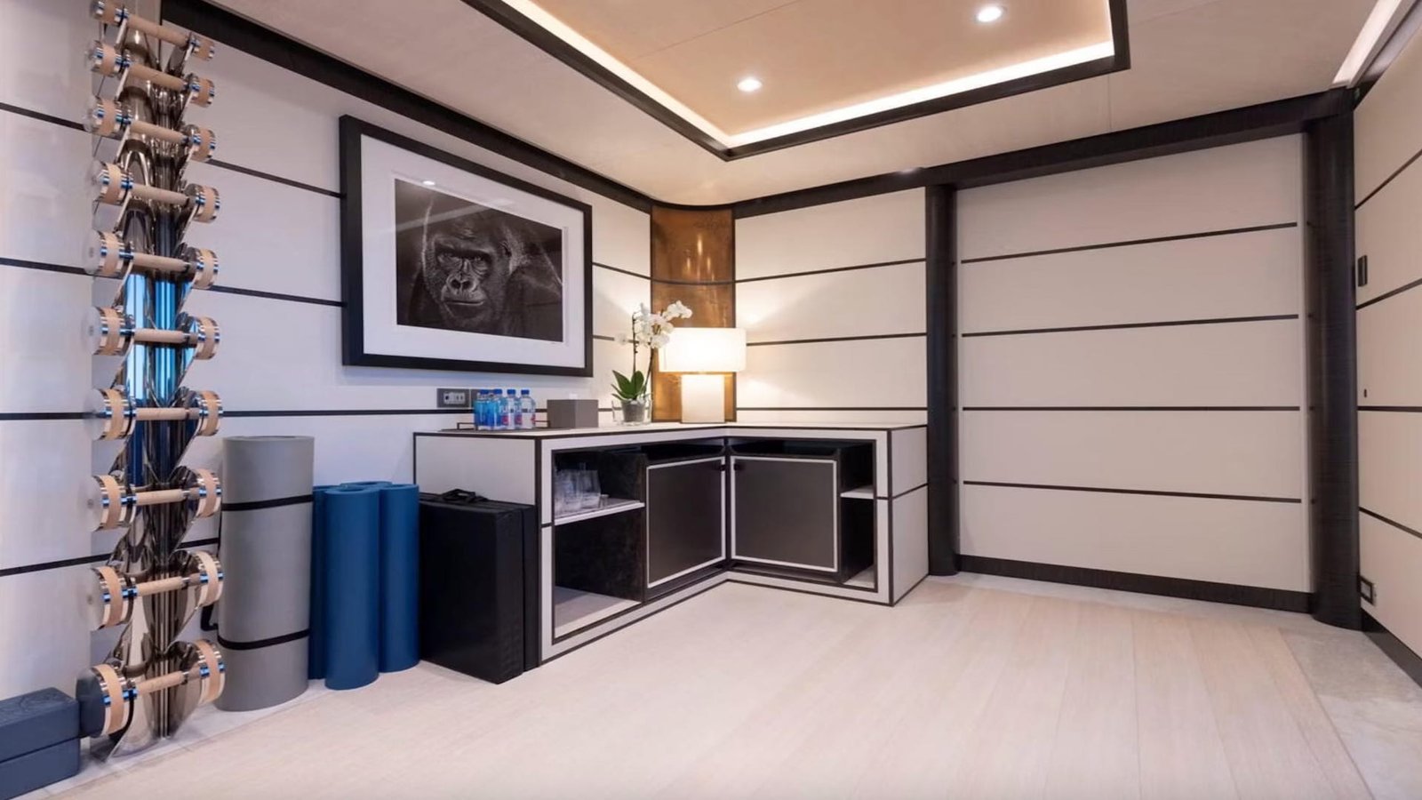 MUST PRESTIGE INTERNATIONAL YACHT BROKER www.mustprestige.com Yachts for sale Yachts à vendre Yates en venta iates à venda 販売中のヨット बिक्री के लिए नौकाएँ 待售游艇 Яхты на продажу Yacht zu verkaufen Yacht in vendita Jachty na sprzedaż 판매 중인 요트 Jacht te koop يخوت للبيع