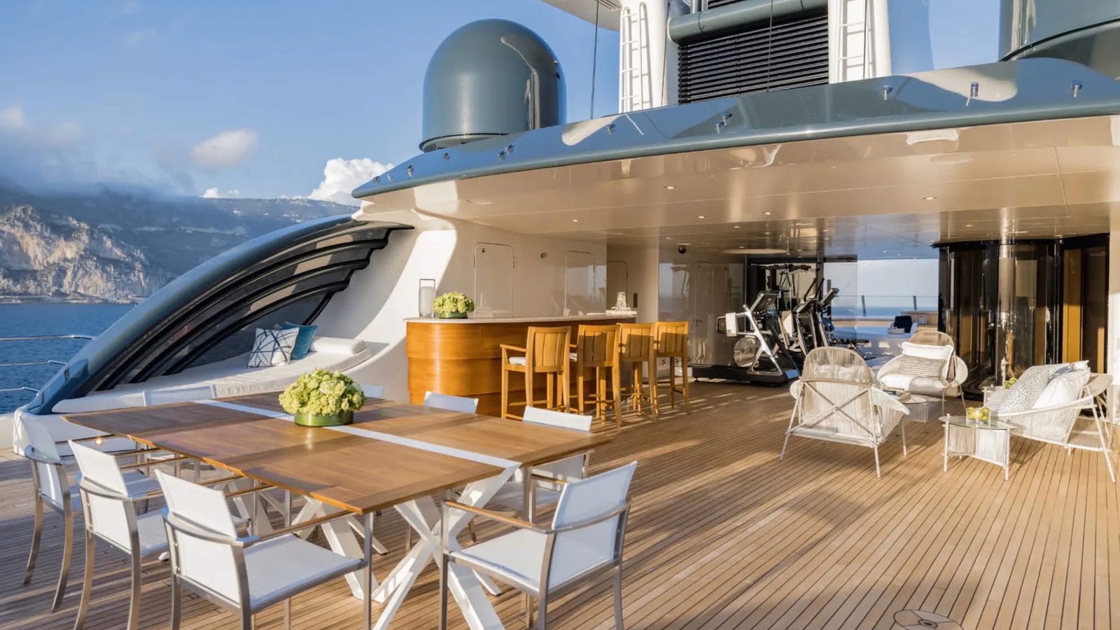 MUST PRESTIGE INTERNATIONAL YACHT BROKER www.mustprestige.com Yachts for sale Yachts à vendre Yates en venta iates à venda 販売中のヨット बिक्री के लिए नौकाएँ 待售游艇 Яхты на продажу Yacht zu verkaufen Yacht in vendita Jachty na sprzedaż 판매 중인 요트 Jacht te koop يخوت للبيع