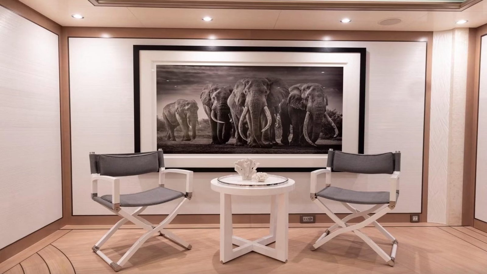 MUST PRESTIGE INTERNATIONAL YACHT BROKER www.mustprestige.com Yachts for sale Yachts à vendre Yates en venta iates à venda 販売中のヨット बिक्री के लिए नौकाएँ 待售游艇 Яхты на продажу Yacht zu verkaufen Yacht in vendita Jachty na sprzedaż 판매 중인 요트 Jacht te koop يخوت للبيع