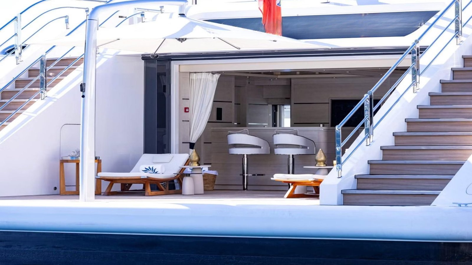 MUST PRESTIGE INTERNATIONAL YACHT BROKER www.mustprestige.com Yachts for sale Yachts à vendre Yates en venta iates à venda 販売中のヨット बिक्री के लिए नौकाएँ 待售游艇 Яхты на продажу Yacht zu verkaufen Yacht in vendita Jachty na sprzedaż 판매 중인 요트 Jacht te koop يخوت للبيع