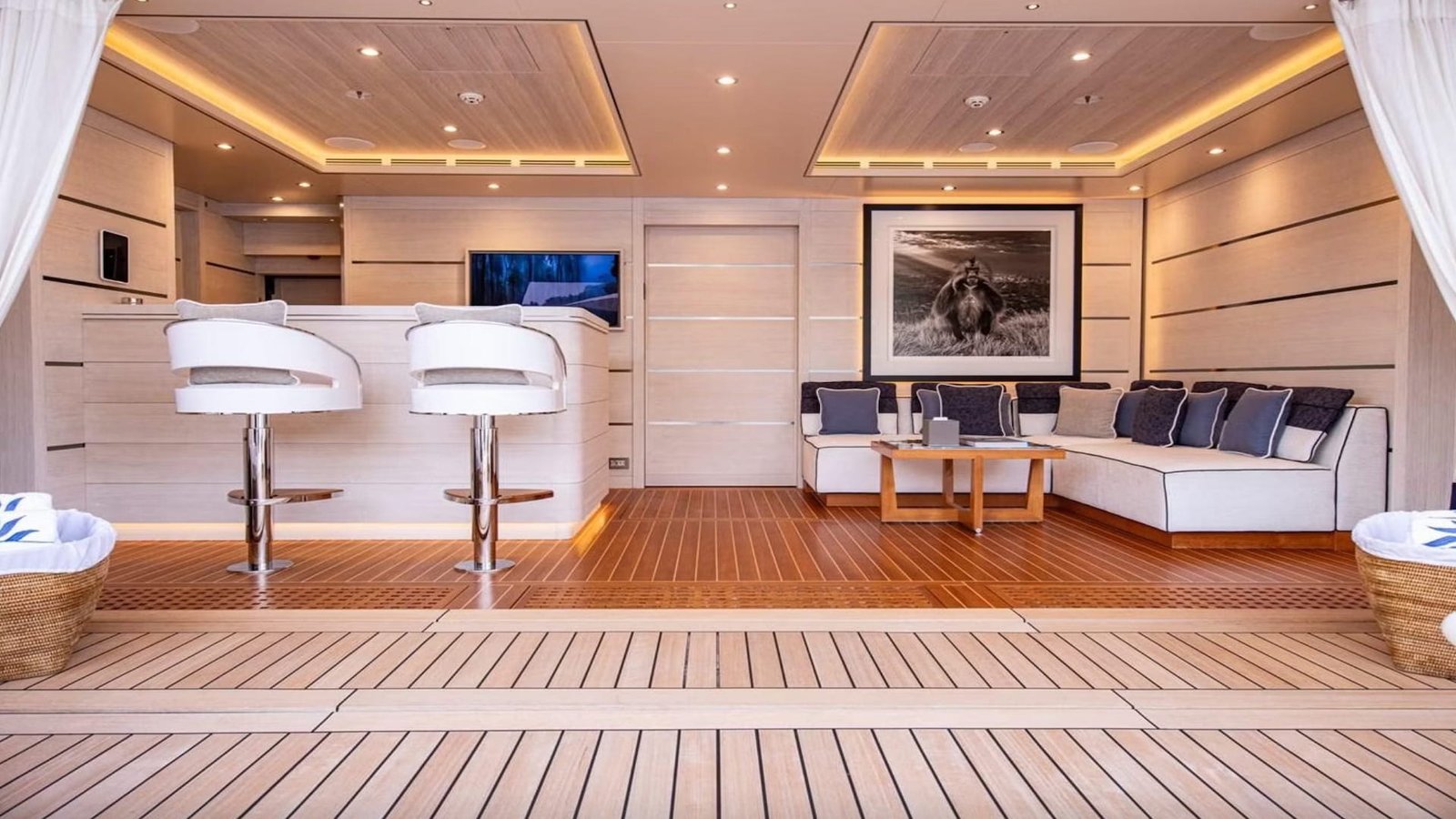 MUST PRESTIGE INTERNATIONAL YACHT BROKER www.mustprestige.com Yachts for sale Yachts à vendre Yates en venta iates à venda 販売中のヨット बिक्री के लिए नौकाएँ 待售游艇 Яхты на продажу Yacht zu verkaufen Yacht in vendita Jachty na sprzedaż 판매 중인 요트 Jacht te koop يخوت للبيع