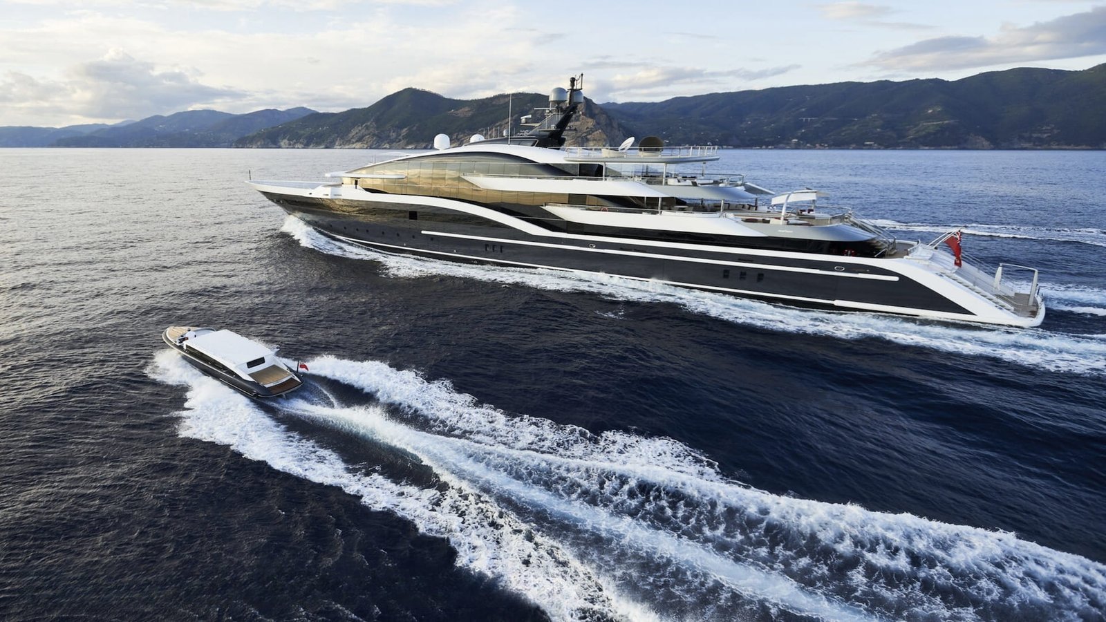MUST PRESTIGE INTERNATIONAL YACHT BROKER www.mustprestige.com Yachts for sale Yachts à vendre Yates en venta iates à venda 販売中のヨット बिक्री के लिए नौकाएँ 待售游艇 Яхты на продажу Yacht zu verkaufen Yacht in vendita Jachty na sprzedaż 판매 중인 요트 Jacht te koop يخوت للبيع