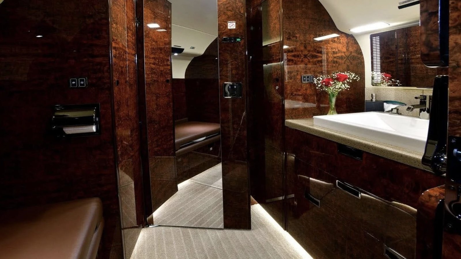 MUST PRESTIGE INTERNATIONAL JET BROKER www.mustprestige.com 2019 GULFSTREAM G650ER Private Jets for sale Jets privés à vendre Aviones y jets privados en venta Jatos particulares à venda プライベートジェットの販売 बिक्री के लिए निजी जेट 私人喷气式飞机出售 Частные самолеты на продажу Privatjets zu verkaufen Jet privati in vendita Prywatne odrzutowce na sprzedaż 개인용 제트기 판매 중 Privéjets te koop طائرات خاصة للبيع