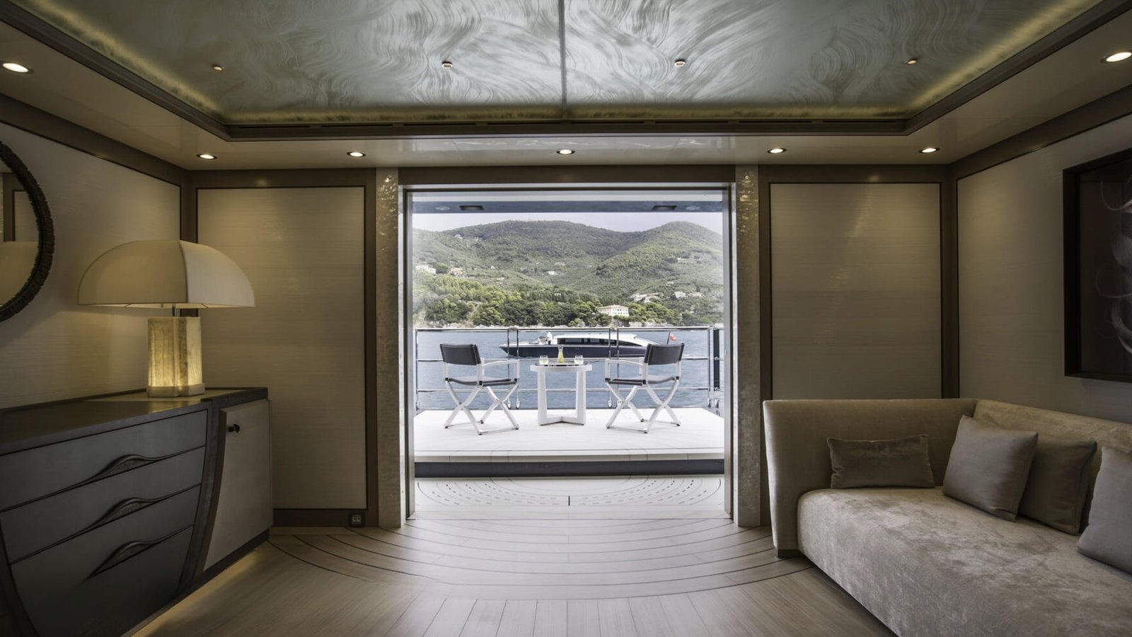 MUST PRESTIGE INTERNATIONAL YACHT BROKER www.mustprestige.com Yachts for sale Yachts à vendre Yates en venta iates à venda 販売中のヨット बिक्री के लिए नौकाएँ 待售游艇 Яхты на продажу Yacht zu verkaufen Yacht in vendita Jachty na sprzedaż 판매 중인 요트 Jacht te koop يخوت للبيع