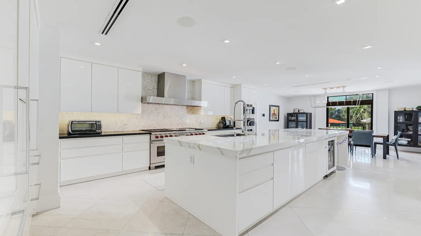 MUST PRESTIGE INTERNATIONAL Luxury Real Estate Homes for Sale in Miami Coral Gables Florida United States immobilier de luxe inmobiliaria de lujo imóveis de luxo 高級不動産 マイアミ・デルレイビーチ フロリダ州 アメリカ合衆国 फ्लोरिडा मियामी डेलरे बीच लक्जरी अचल संपत्ति 美国佛罗里达州迈阿密德尔雷海滩的豪华房地产 Элитная недвижимость Майами Делрей-Бич Флорида США Luxe onroerend goed te koop in Miami Coral Gables, Florida, Verenigde Staten Luxusimmobilien zum Verkauf in Miami Coral Gables, Florida, Vereinigte Staaten Immobili di lusso in vendita a Miami Coral Gables, Florida, Stati Uniti Luksusowe nieruchomości na sprzedaż w Miami Coral Gables na Florydzie w Stanach Zjednoczonych 미국 플로리다주 마이애미 코럴 게이블스 고급 부동산 매물 عقارات فاخرة للبيع في ميامي كورال غابلز فلوريدا الولايات المتحدة الأمريكية