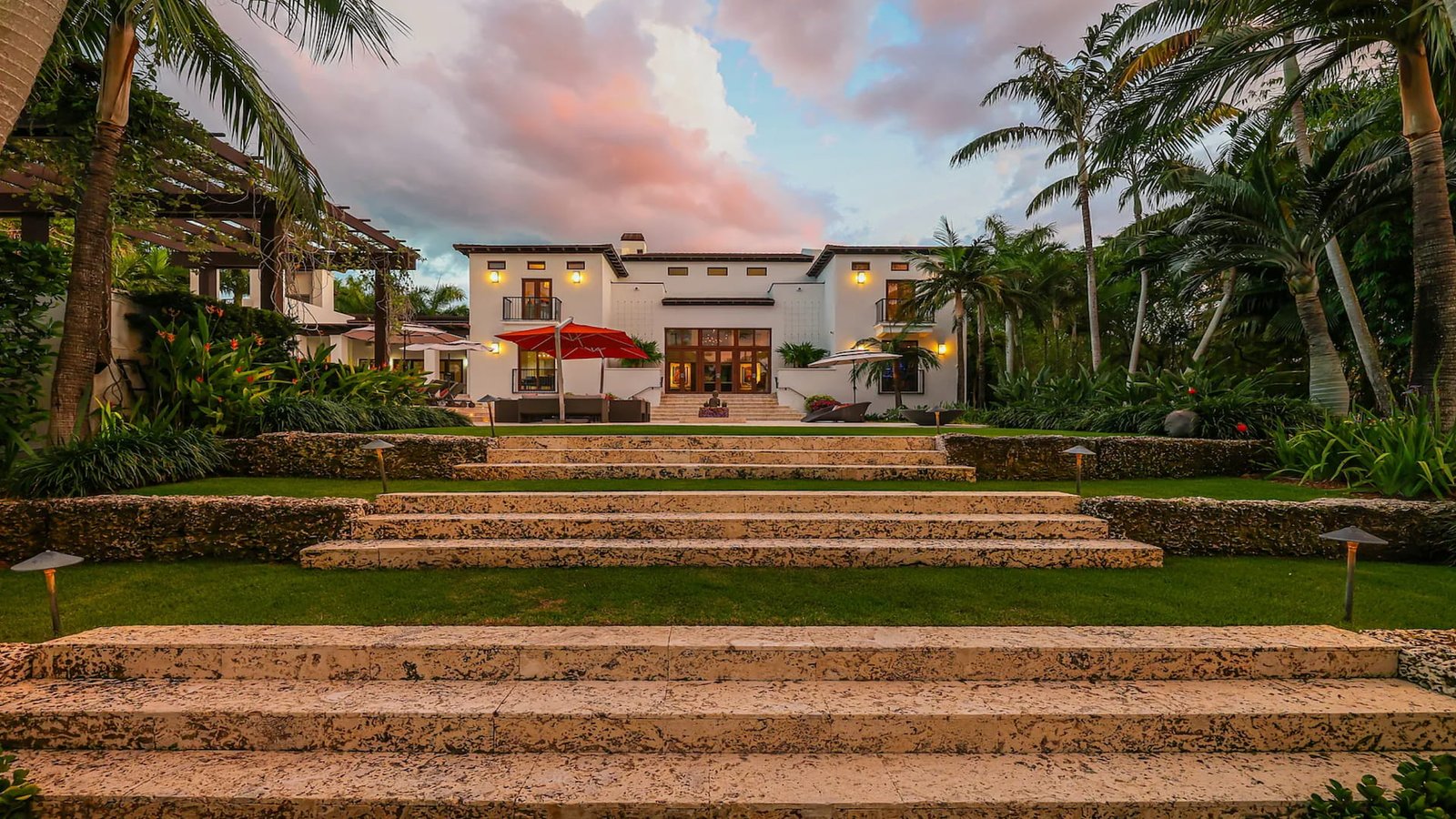 MUST PRESTIGE INTERNATIONAL Luxury Real Estate Homes for Sale in Miami Coral Gables Florida United States immobilier de luxe inmobiliaria de lujo imóveis de luxo 高級不動産 マイアミ・デルレイビーチ フロリダ州 アメリカ合衆国 फ्लोरिडा मियामी डेलरे बीच लक्जरी अचल संपत्ति 美国佛罗里达州迈阿密德尔雷海滩的豪华房地产 Элитная недвижимость Майами Делрей-Бич Флорида США Luxe onroerend goed te koop in Miami Coral Gables, Florida, Verenigde Staten Luxusimmobilien zum Verkauf in Miami Coral Gables, Florida, Vereinigte Staaten Immobili di lusso in vendita a Miami Coral Gables, Florida, Stati Uniti Luksusowe nieruchomości na sprzedaż w Miami Coral Gables na Florydzie w Stanach Zjednoczonych 미국 플로리다주 마이애미 코럴 게이블스 고급 부동산 매물 عقارات فاخرة للبيع في ميامي كورال غابلز فلوريدا الولايات المتحدة الأمريكية