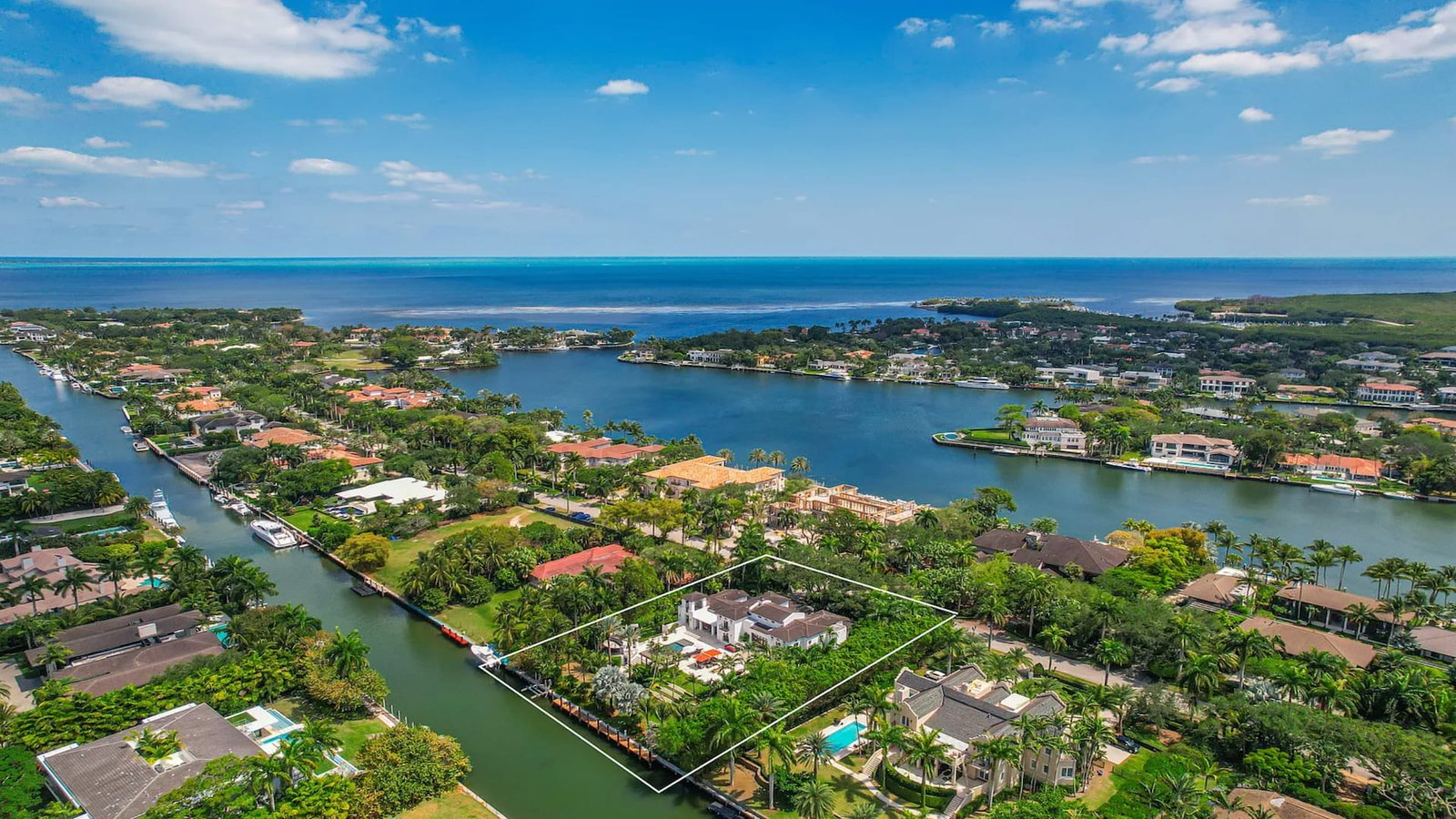 MUST PRESTIGE INTERNATIONAL Luxury Real Estate Homes for Sale in Miami Coral Gables Florida United States immobilier de luxe inmobiliaria de lujo imóveis de luxo 高級不動産 マイアミ・デルレイビーチ フロリダ州 アメリカ合衆国 फ्लोरिडा मियामी डेलरे बीच लक्जरी अचल संपत्ति 美国佛罗里达州迈阿密德尔雷海滩的豪华房地产 Элитная недвижимость Майами Делрей-Бич Флорида США Luxe onroerend goed te koop in Miami Coral Gables, Florida, Verenigde Staten Luxusimmobilien zum Verkauf in Miami Coral Gables, Florida, Vereinigte Staaten Immobili di lusso in vendita a Miami Coral Gables, Florida, Stati Uniti Luksusowe nieruchomości na sprzedaż w Miami Coral Gables na Florydzie w Stanach Zjednoczonych 미국 플로리다주 마이애미 코럴 게이블스 고급 부동산 매물 عقارات فاخرة للبيع في ميامي كورال غابلز فلوريدا الولايات المتحدة الأمريكية
