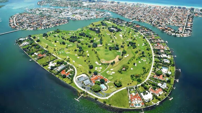 INDIAN CREEK Miami Homes for Sale by MUST PRESTIGE MIAMI REAL ESTATE www.mustprestige.com Indian Creek Island