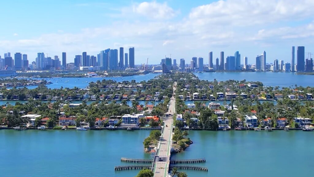 VENETIAN ISLANDS Miami Homes for sale by MUST PRESTIGE MIAMI REAL ESTATE www.mustprestige.com