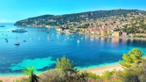 French Riviera Luxury Villas & Homes for Sale by MUST PRESTIGE REAL ESTATE www.mustprestige.com